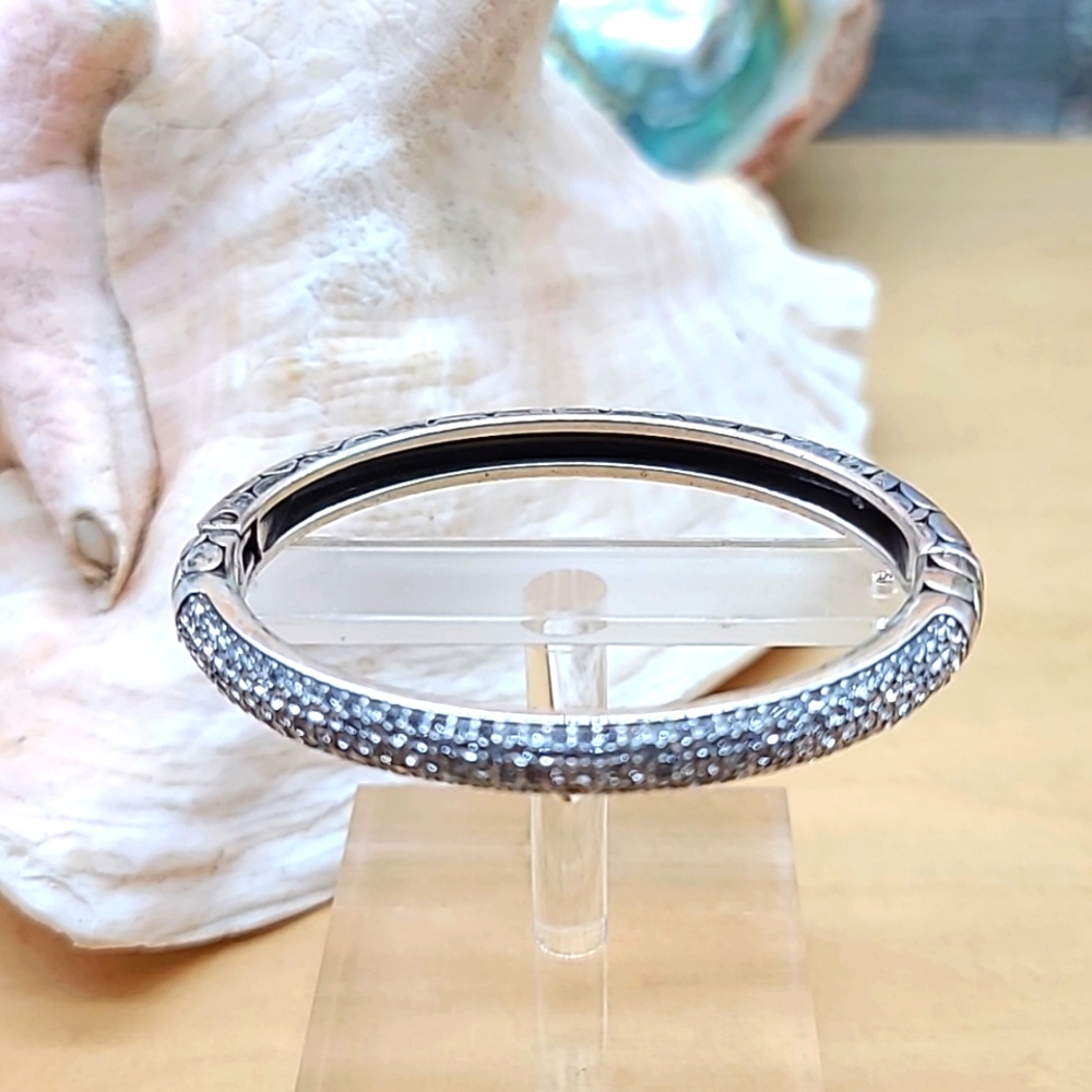 Brighton "PEBBLE ICE" Pave Swarovski Crystal Hinged Bangle on Pebbled Silver! - Picture 5 of 12
